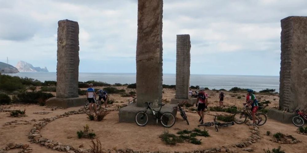 Cala Llentia, ruta en bicicleta