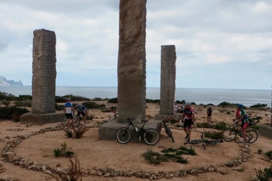 Cala Llentia, ruta en bicicleta